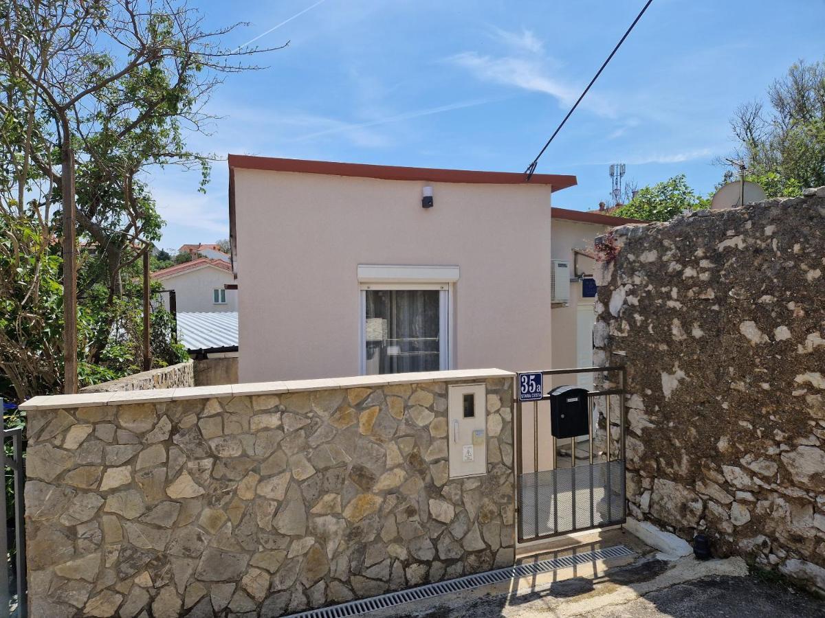 House Petra 1 *